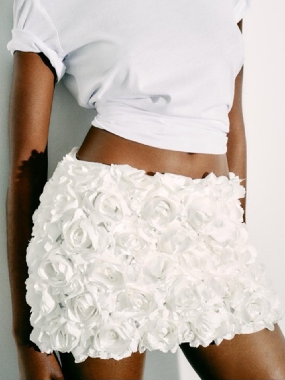 Lovers and friends  inspired White 3D Floral Mini Skirt SM NWT. OFFERS ok!